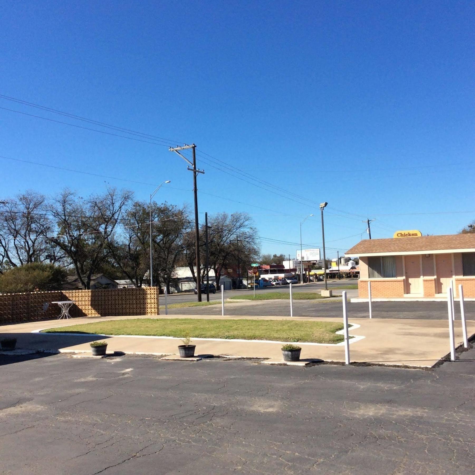Regency Inn Comanche Exterior foto